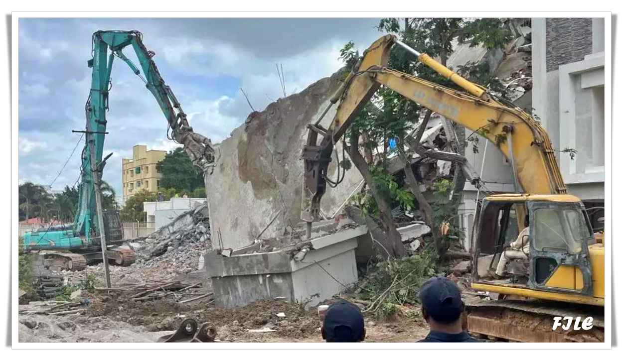 మరోసారి రంగంలోకి హైడ్రా బుల్డోజర్లు.. ఖాజాగూడలో కూల్చివేతలు