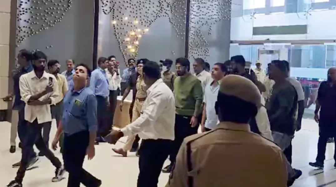 శ్రీతేజ్‌ను పరామర్శించిన అల్లు అర్జున్‌