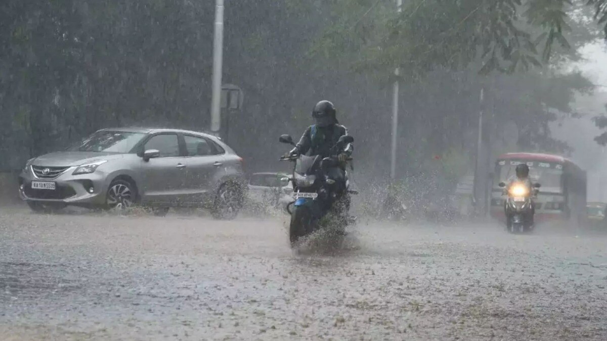 Weather Alert: తెలంగాణలో 3 రోజులు.. ఏపీలో 2 రోజుల పాటు వర్షాలు