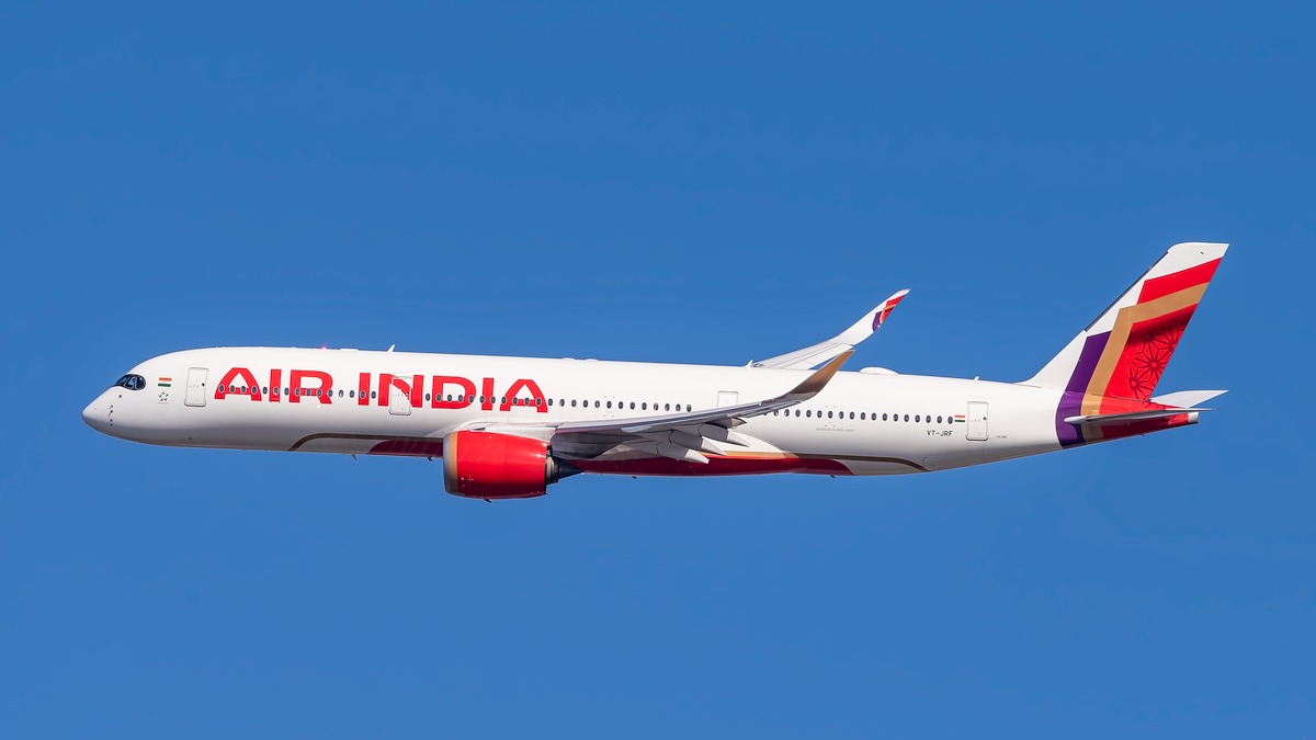 Air India: ఎయిరిండియాలో ఏమవుతోంది?.. 8 విమాన సర్వీసులు రద్దు