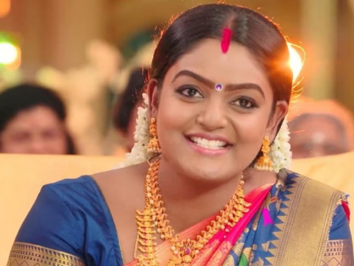 అయ్య బాబోయ్..! హీరోయిన్లను మించిన ఆస్తి.. ఇదీ కార్తీకదీపం వంటలక్క రేంజ్